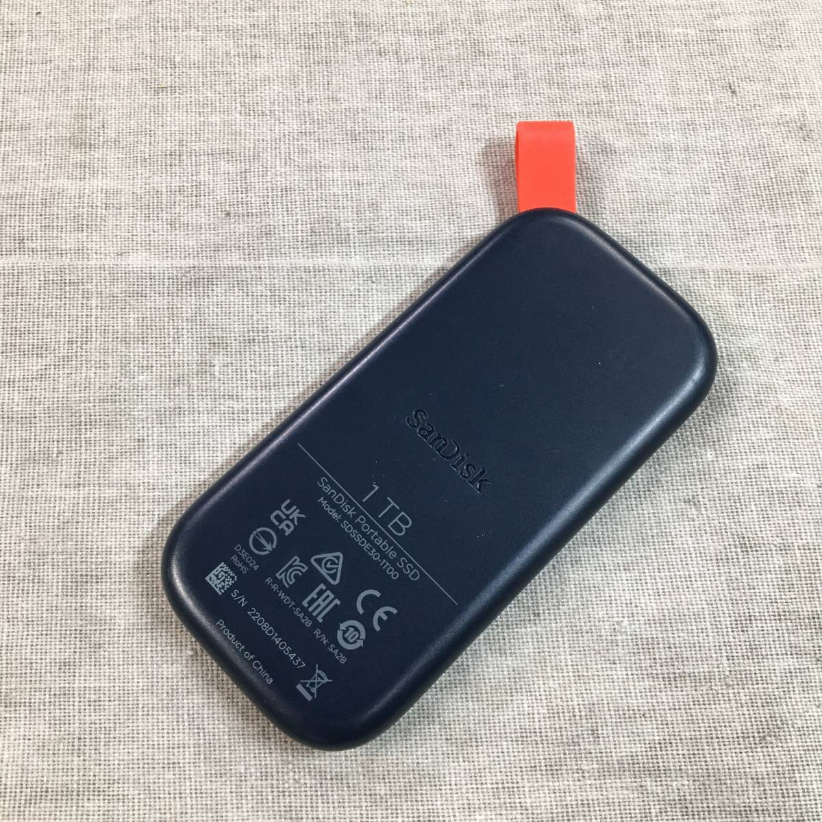 現状品 SanDisk SSD 外付け 1TB USB3.2Gen2 読出最大520MB/秒 SDSSDE30 