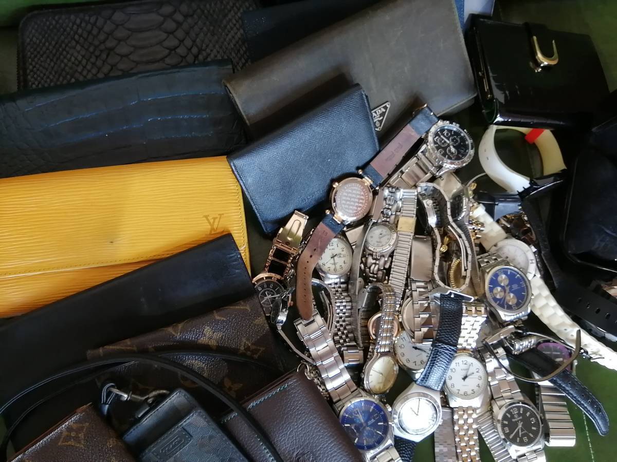 最安値，限定セール 4445 &yen;1スタート/財布/LV/エピ/プラダ/イヴサンローラン/クロコ/バーバリー/コーチ/時計/シチズン/セイコー/スウォッチ/WIRED/動作未確認(エピライン)｜売買されたオークション情報、yahooの商 服飾小物