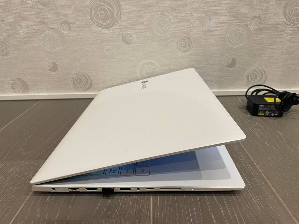 NEC パソコン Lavie PC-NS70CMAW・CPU Intel Core-i7 8550U 1.80GHz 