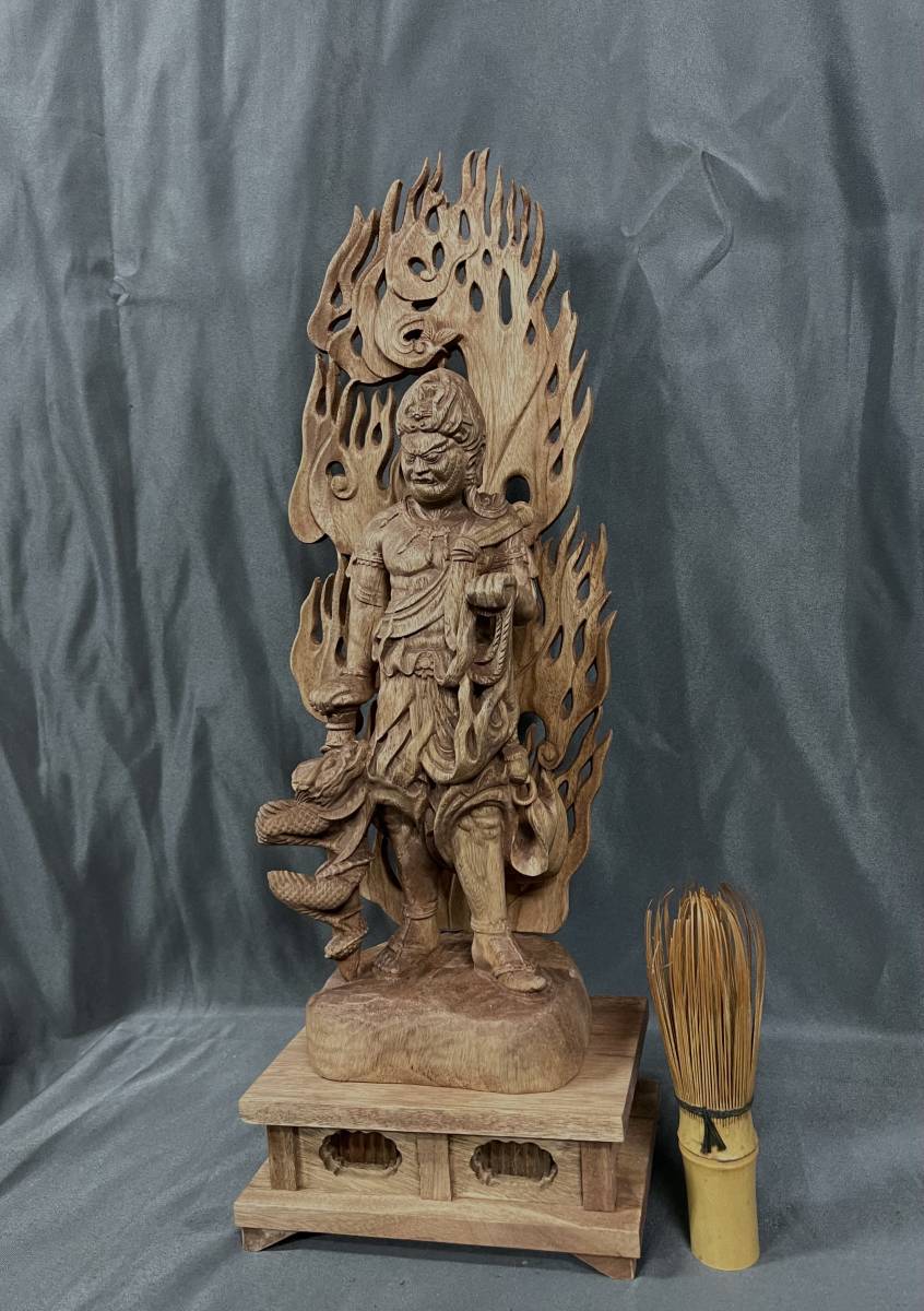 高39cm 井波彫刻 仏教工芸品 楠材製 極上彫 木彫仏像 倶利伽羅不動明王立像
