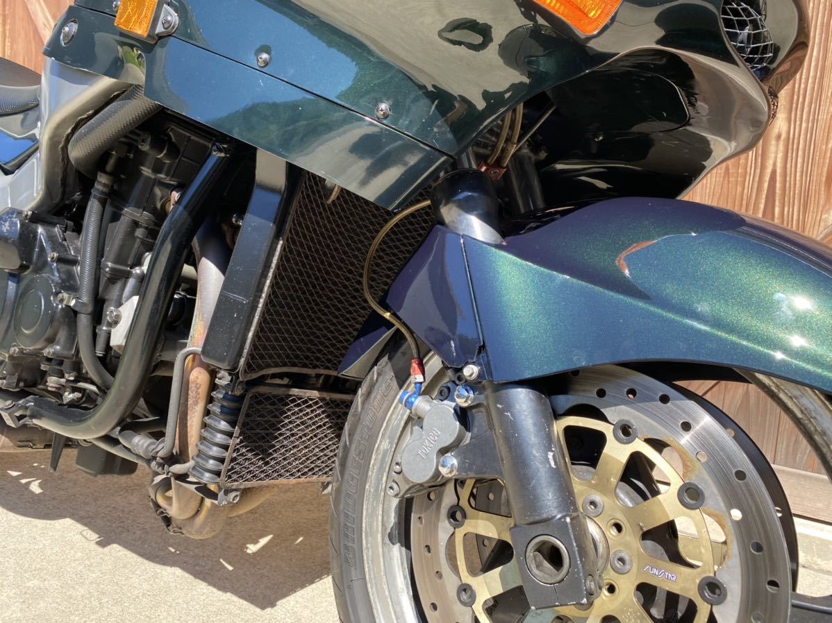 ZZR1100D 希少グリーン ZX-11？