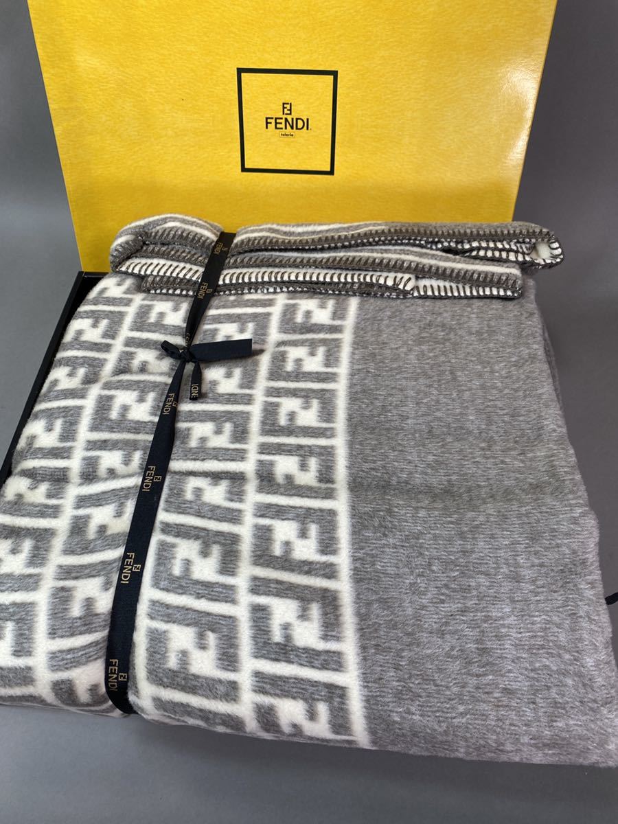 FENDI 綿毛布 ズッカ柄 毛布 フェンディ 公式通販 FENDI（毛布）の 