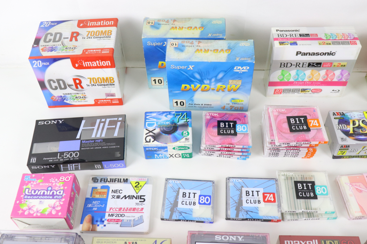 記録媒体 大量まとめ メタルテープ カセットテープ CD-R MD VHS  