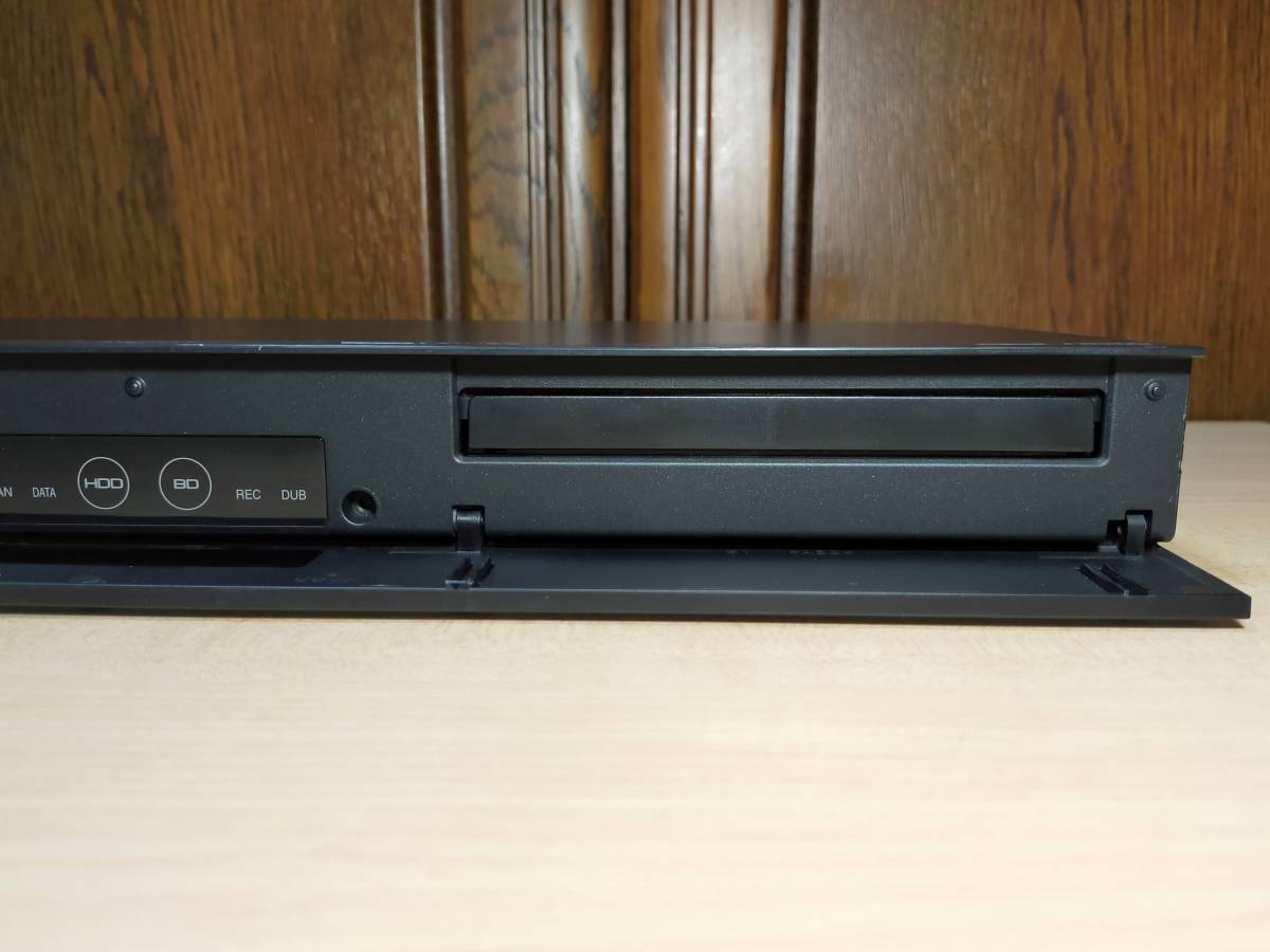 SHARP 2B-C20CW1/2TB/2番組同時録画可/B-CAS，新品リモコン，HDMI，電源ケーブル付属/外付けHDD対応/動作良好 SHARP ブルーレイレコーダー 2TB 大容量&frasl;2B-C20CW1&frasl;二番組同録・4k再生可&frasl;20年モデル実動 中古シャープ ブルーレイ