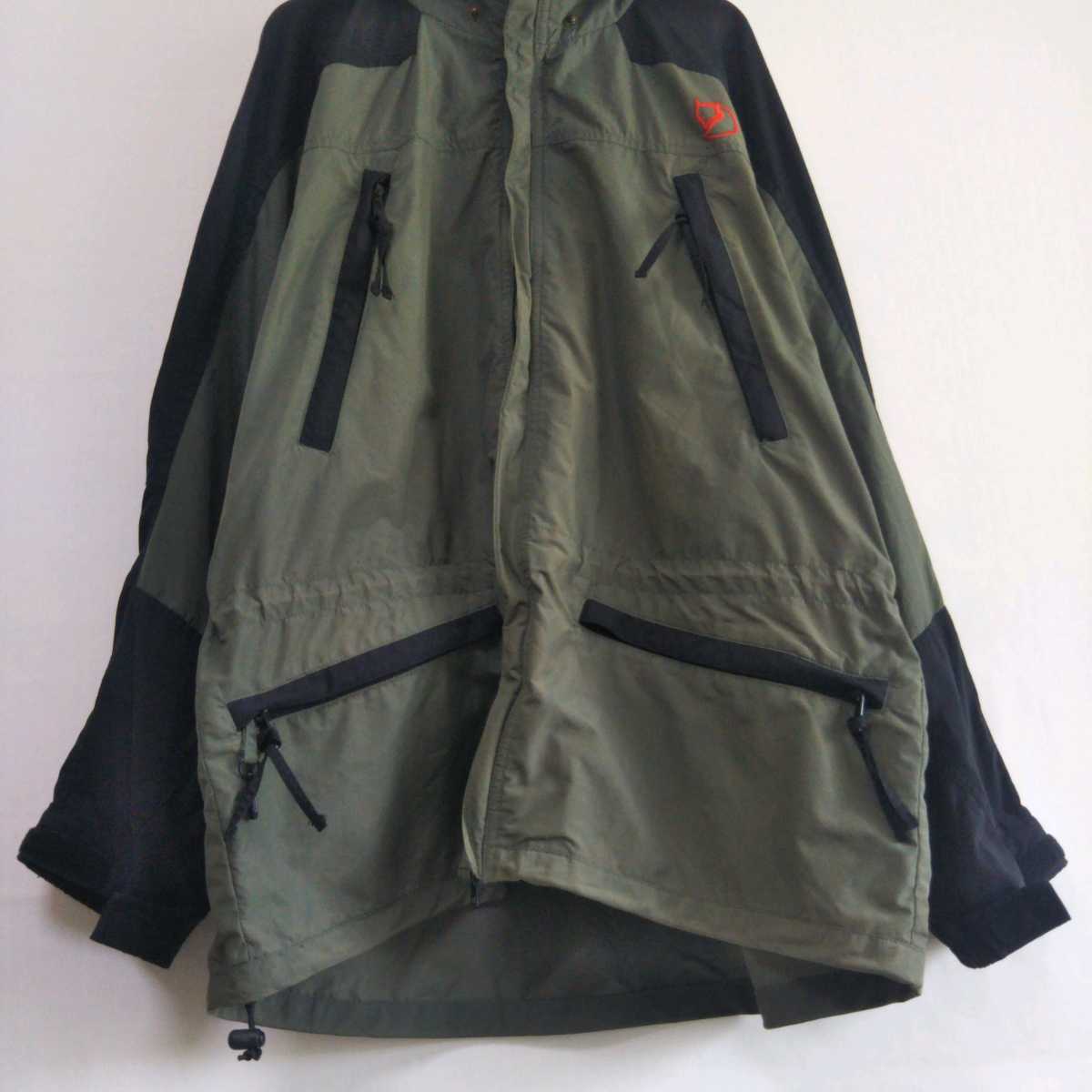 フェールラーベン FJALL RAVEN メンズLL カーキ色 ナイロンジャケット