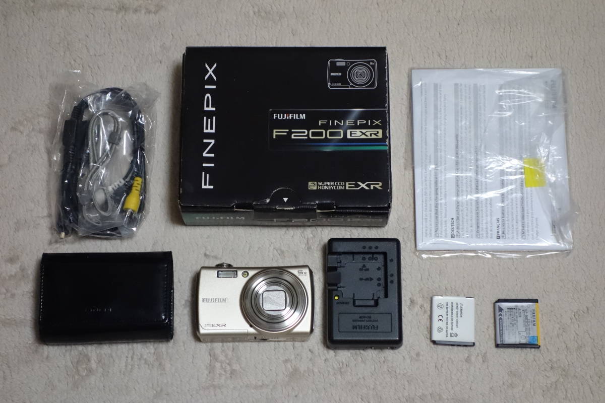 純正ケース付属 FinePix F200EXR 動作しました 高感度・高画質