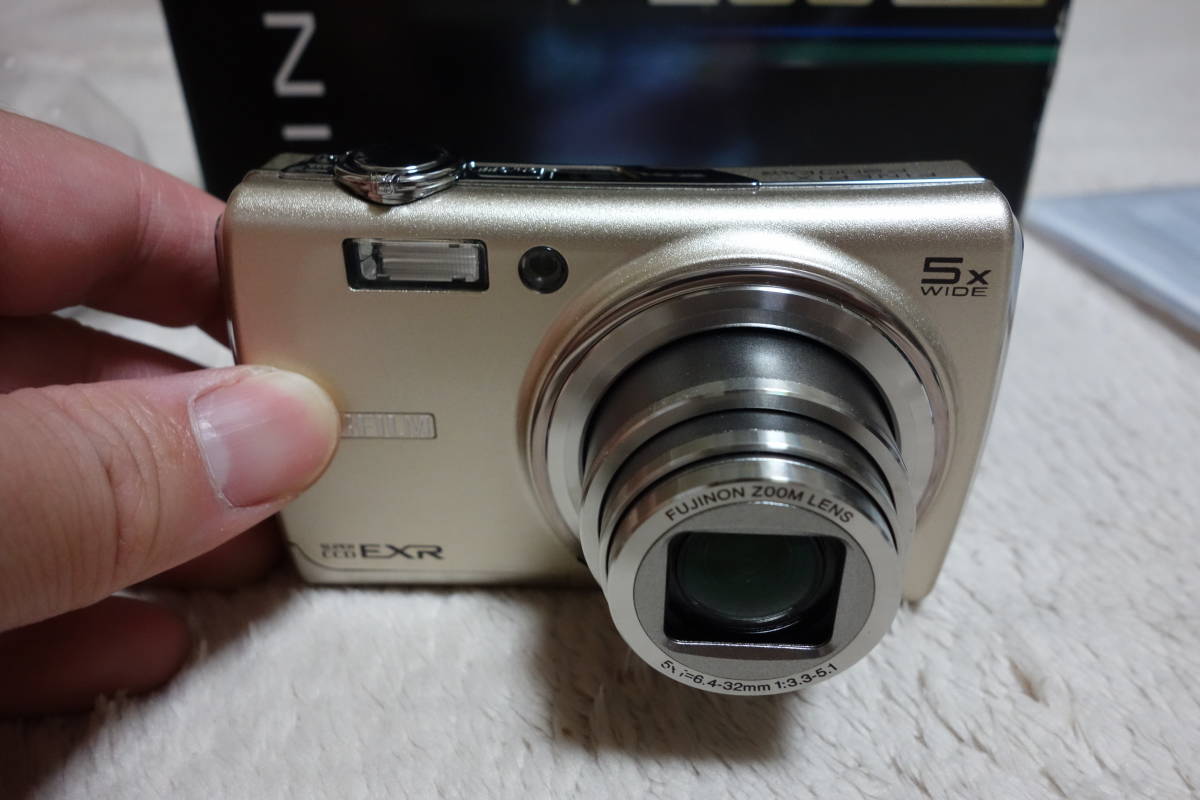 純正ケース付属 FinePix F200EXR 動作しました 高感度・高画質