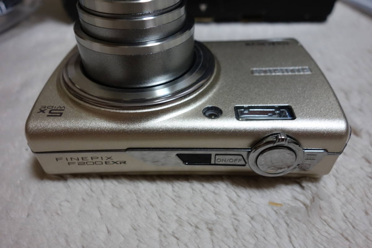 純正ケース付属 FinePix F200EXR 動作しました 高感度・高画質