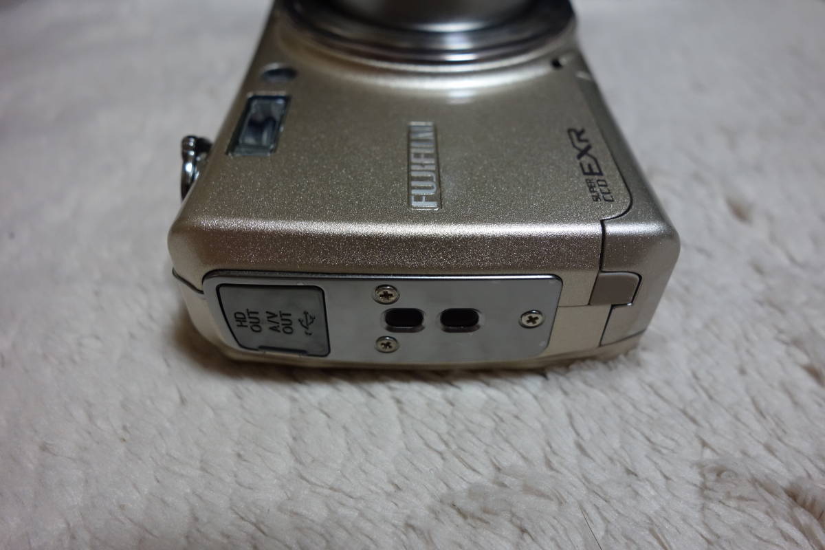 純正ケース付属 FinePix F200EXR 動作しました 高感度・高画質