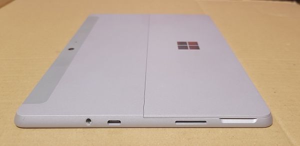 Surface Go Microsoft 0 Laptop - Review: | of 128GB Tom's 8GB RAM