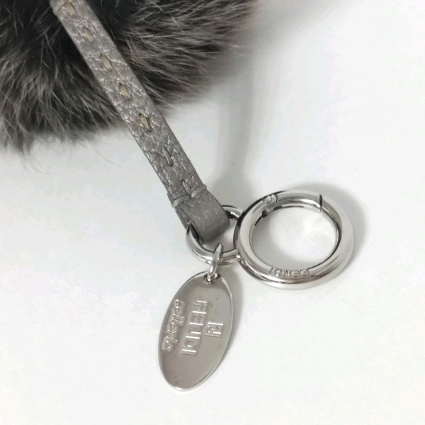 ポンポンチャーム FENDI フェンディ ポンポン バッグチャーム