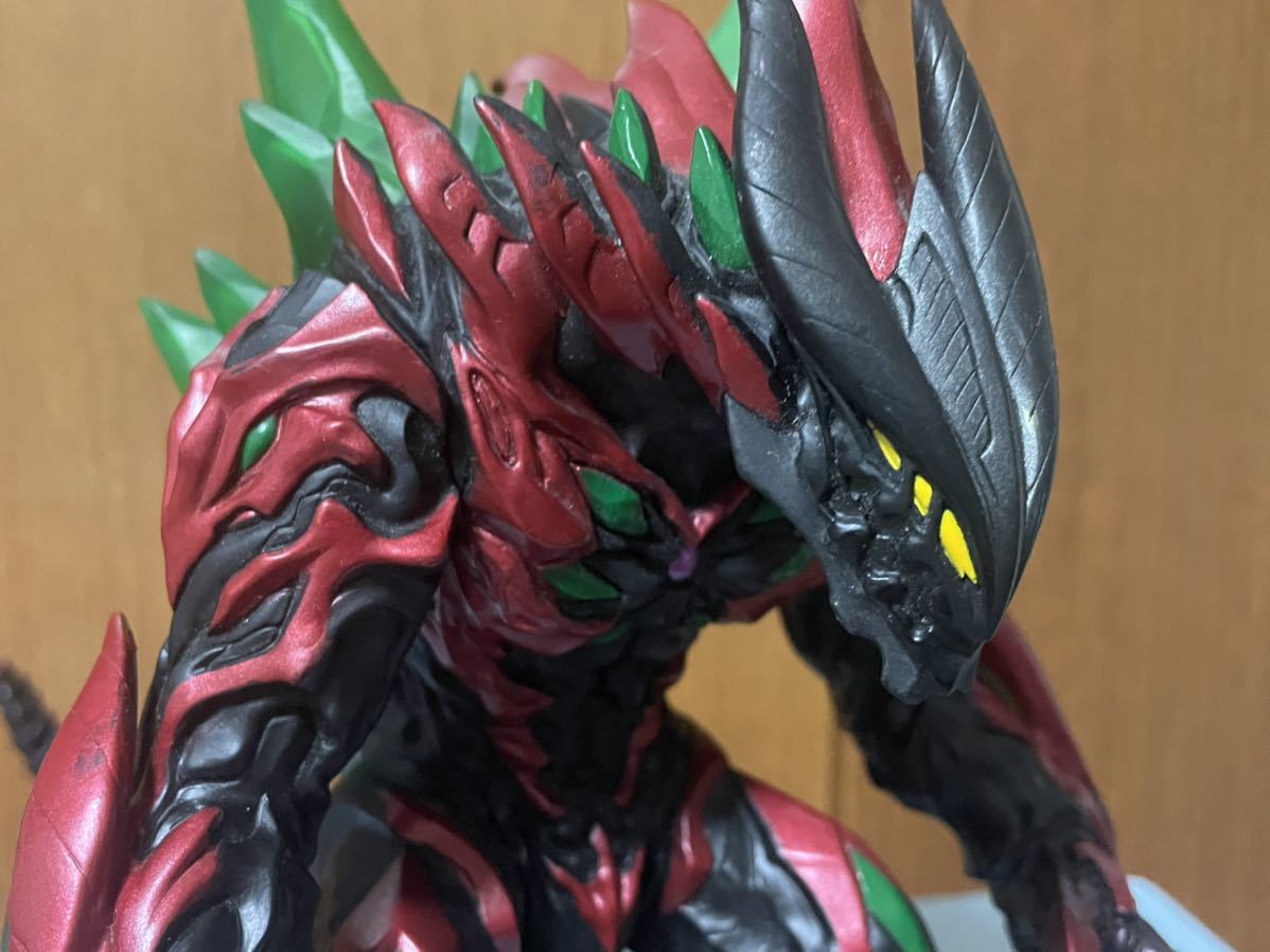 中古品 比較的美品 ライブサインあり ウルトラ怪獣DX アークベリアル