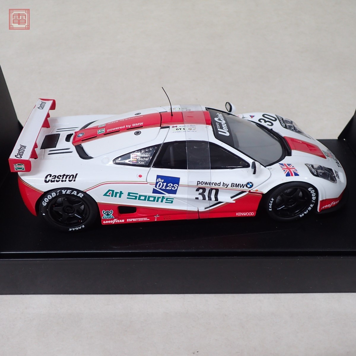 UT F1 1⁄18 GTR - McLaren マクラーレンF1 1⁄18の値段と価格推移は