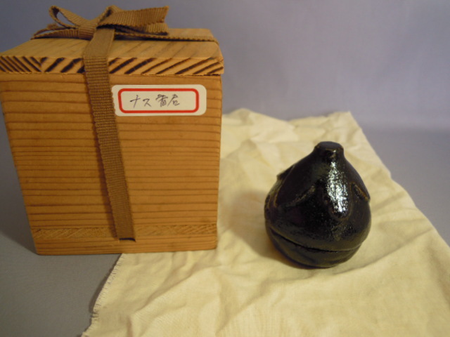 【M】なす形黒釉香合