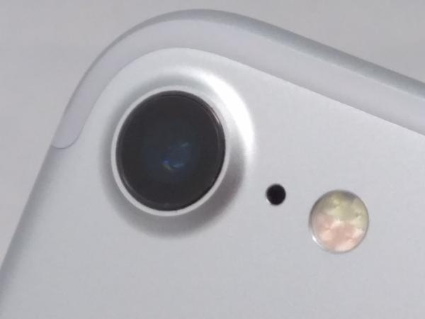 au 【SIMロック解除済】MNCF2J/A iPhone 7 32GB シルバー au au 32GB