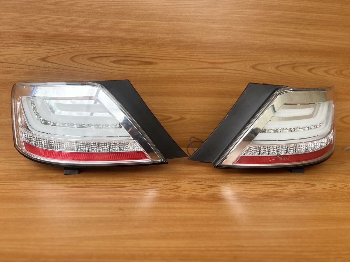 トヨタマークX【GRX120】LEDテールランプ左右セットEAGLE EYES 中古品 