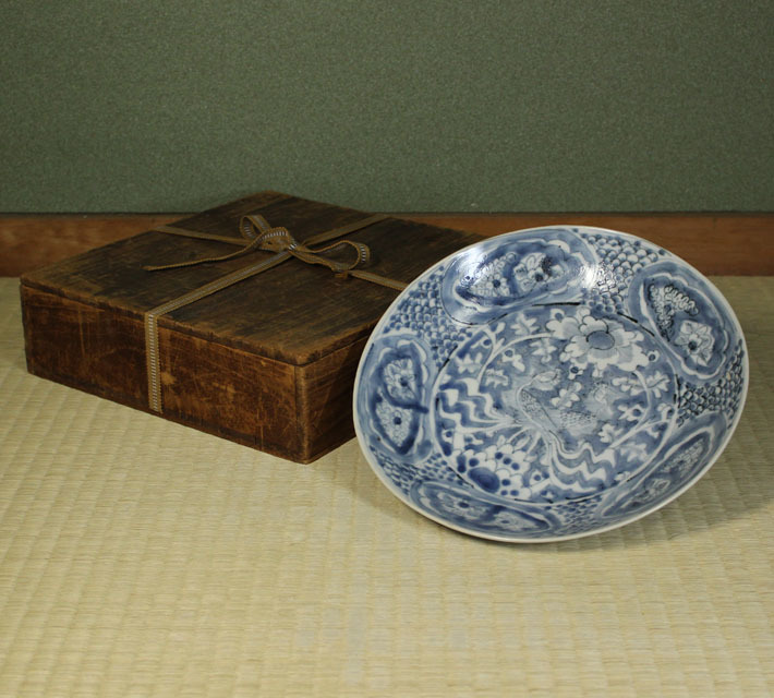 大人気，豊富な 秘蔵品 呉須染付花鳥図大皿 明時代(明)｜売買されたオークション情報、yahooの商品情報をアーカイブ公開 - オークファン 明