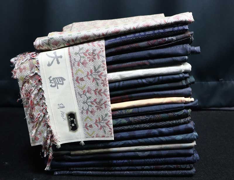 得価，人気 京夢桜 着用可能品 宝箱 本場大島紬正絹御着物２０枚まとめ売り 奄美大島紬/泥染/藍染/村山大島紬 高級伝統織物着付け RWK56(女性和服、着物)｜売買されたオークション情報、yahooの商品情報 その他
