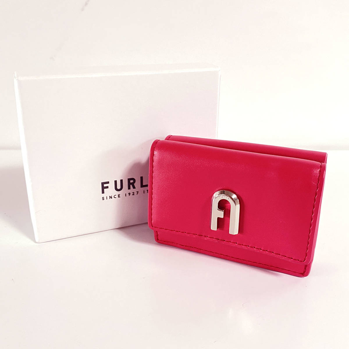 美品!! FURLA フルラ 三つ折り 財布 コンパクトウォレット ピンク FURLA フルラ 三つ折り財布 ピンク 三つ折（横幅10 価格.com
