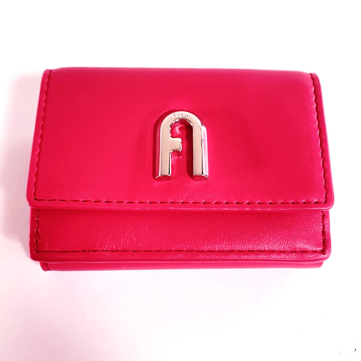 美品!! FURLA フルラ 三つ折り 財布 コンパクトウォレット ピンク FURLA フルラ 三つ折り財布 ピンク 三つ折（横幅10 価格.com