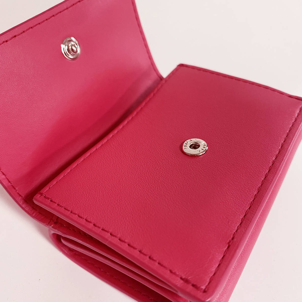 美品!! FURLA フルラ 三つ折り 財布 コンパクトウォレット ピンク FURLA フルラ 三つ折り財布 ピンク 三つ折（横幅10 価格.com