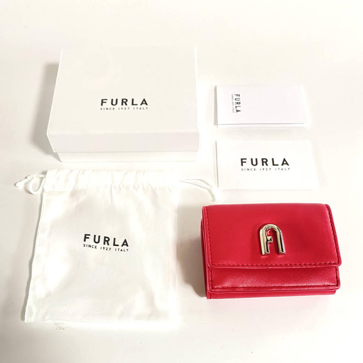 美品!! FURLA フルラ 三つ折り 財布 コンパクトウォレット ピンク FURLA フルラ 三つ折り財布 ピンク 三つ折（横幅10 価格.com
