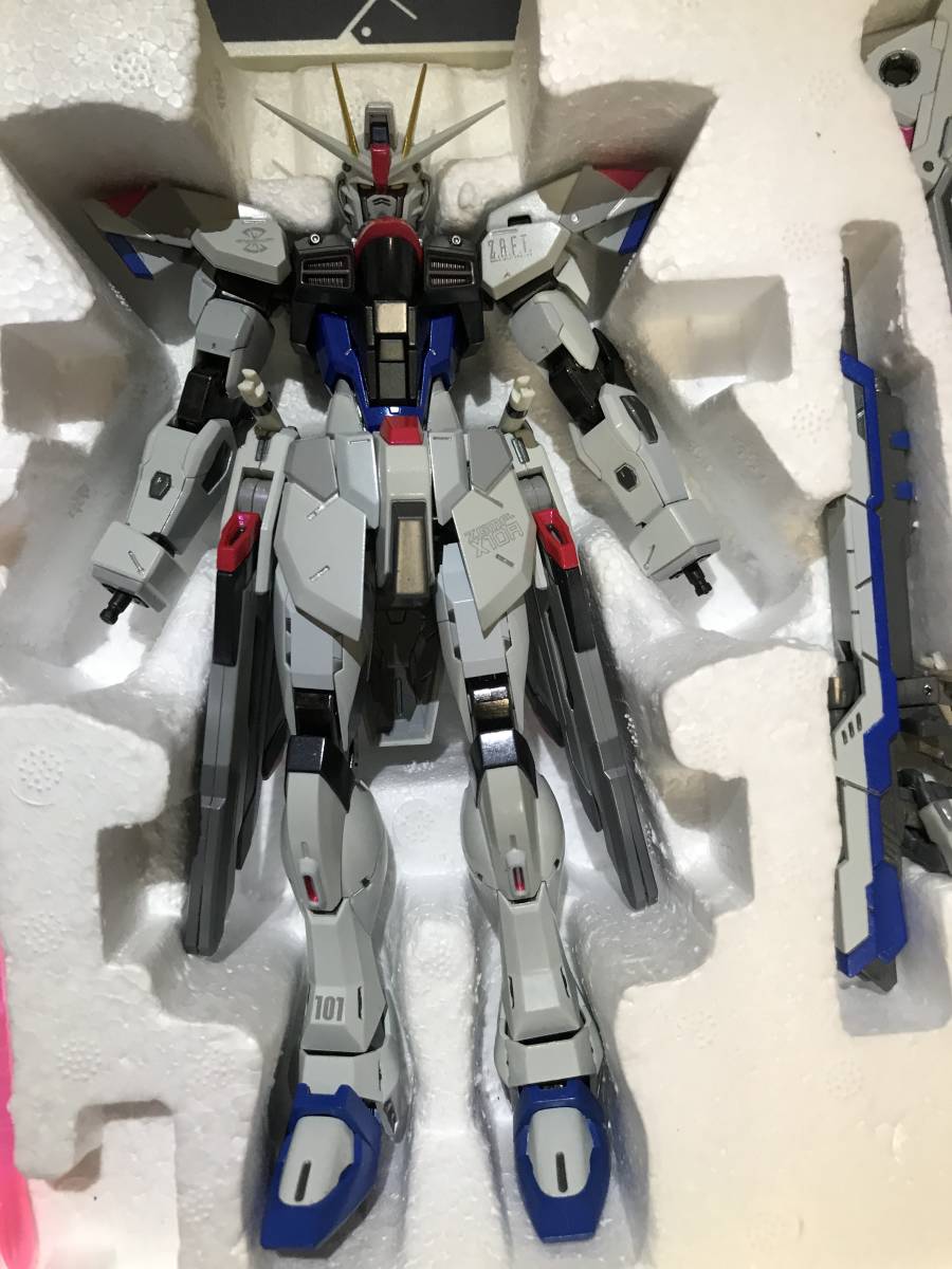 BUILD フリーダムガンダム CONCEPT METAL 0 メタルビルド SNOW SPARKLE | ストライクフリーダムガンダム Ver. 中古(本体A&frasl;箱B)METAL 中古即納[FIG]METAL Ver 商品一覧 中古品メタルビルド