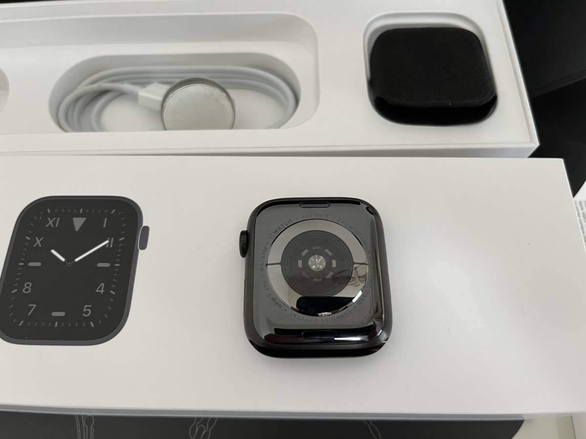 Apple Watch Edition Series 5チタニウムケース 44mmバッテリー96 