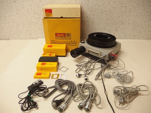 Slide Ektagraphic Kodak AF-2 Projector with Remote Projecor Case