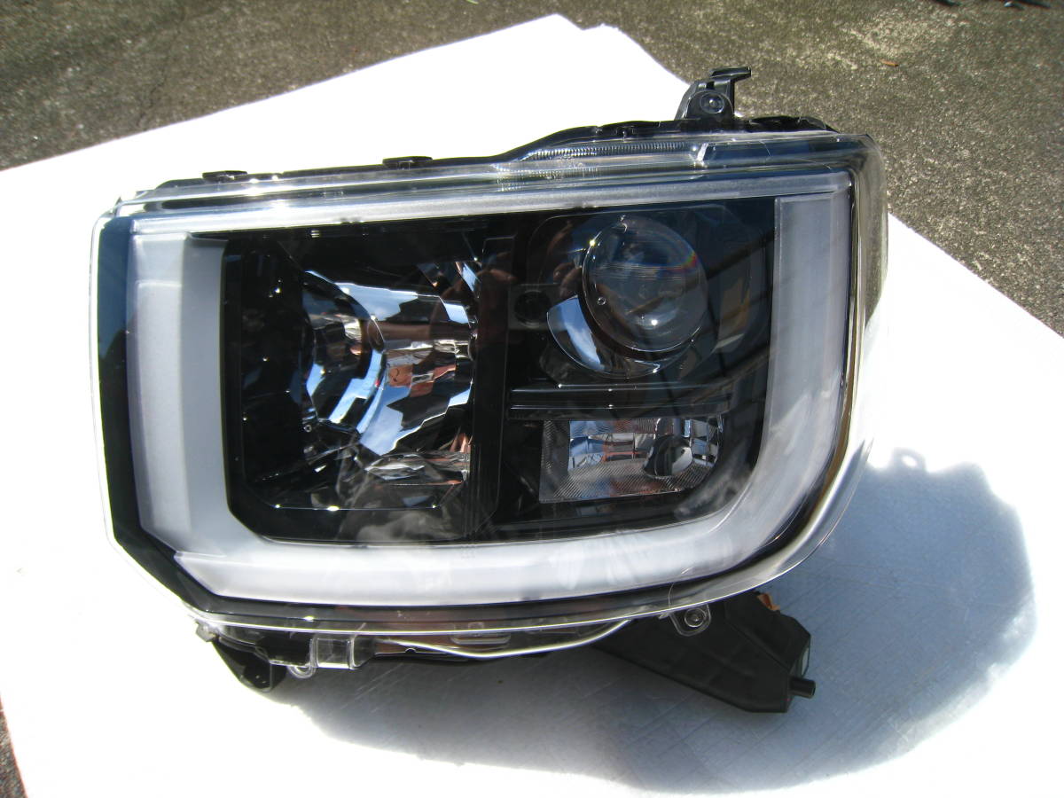 ダイハツ ウェイク (LA700S LA710S) / ピクシスメガ (LA700A LA710A