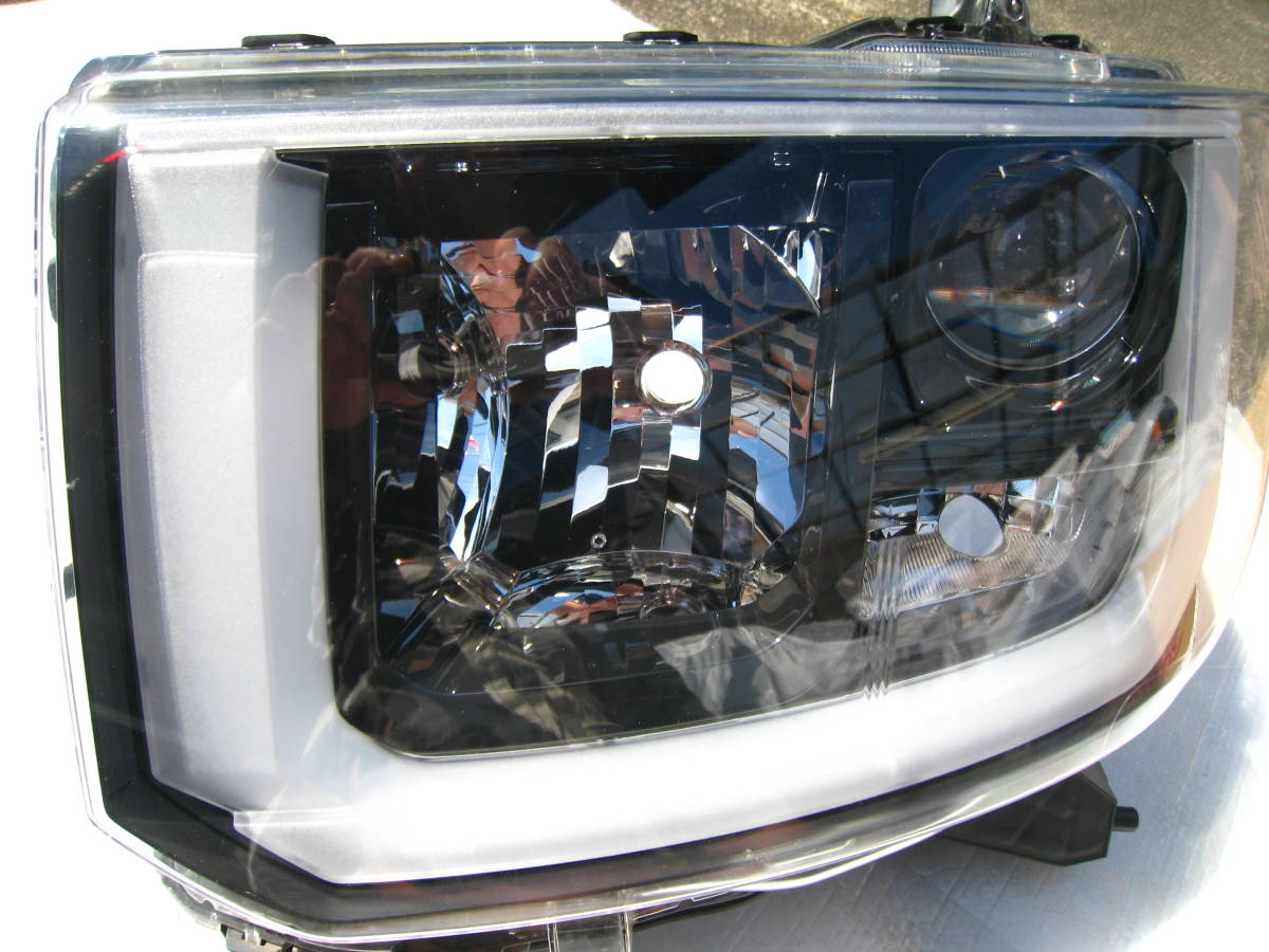 ダイハツ ウェイク (LA700S LA710S) / ピクシスメガ (LA700A LA710A