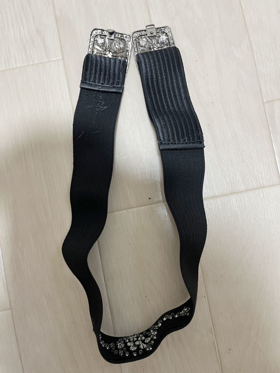 美品！四角バックルとビジュースパンコール刺繍のゴムベルト 黒 