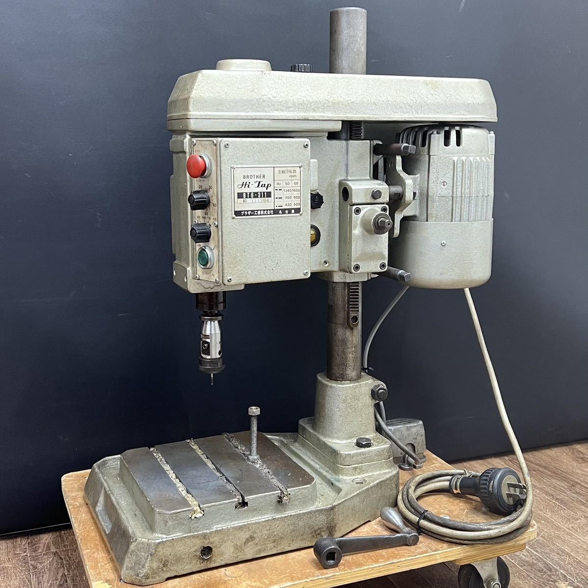 動作品□ブラザー工業 タッピング盤 精密自動タッピングマシン M3〜M8