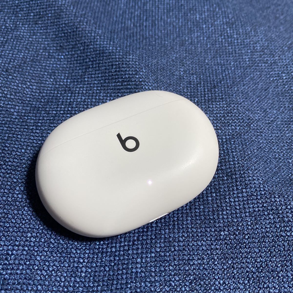 美品/格安/送料無料/純正品/動作OK】beats studio buds 白(充電ケース