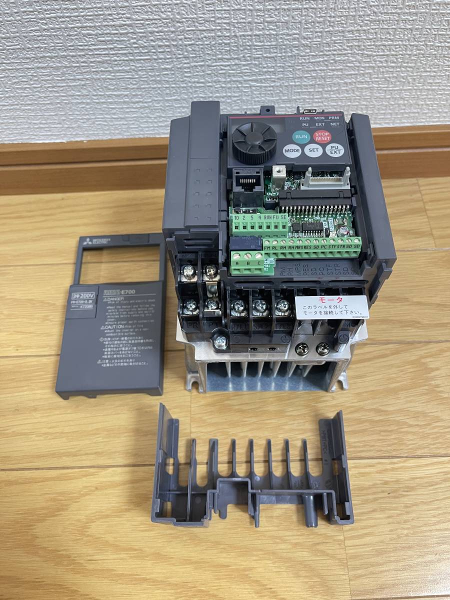 FR-E720-2.2K 未使用 簡単・パワフル小形インバータ FREQROL-E700 