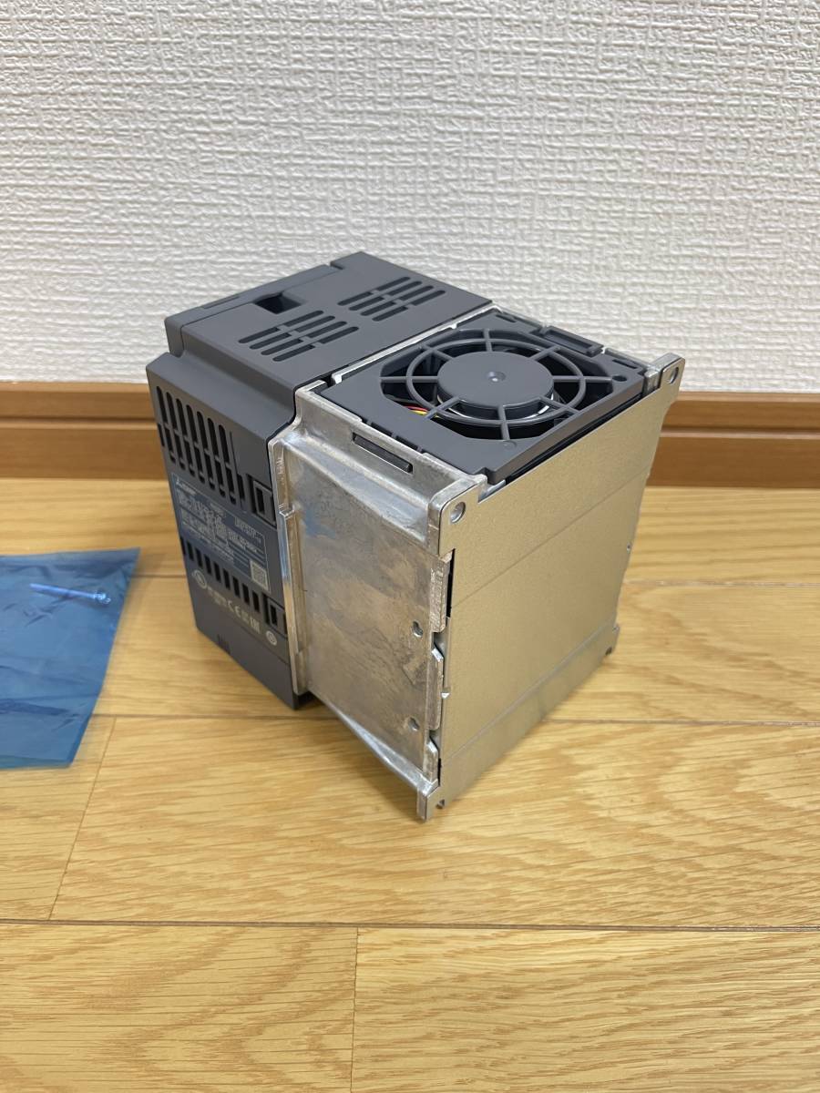 FR-E720-2.2K 未使用 簡単・パワフル小形インバータ FREQROL-E700 