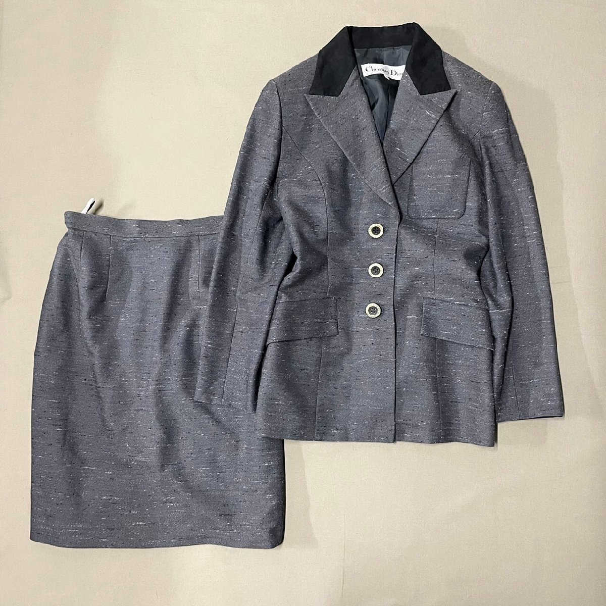 【豊富な，100%新品】 Christian Dior クリスチャン ディオール スーツ ジャケット スカート ヴィンテージ ウール 光沢 グレー系 レディース サイス9(スーツ)｜売買されたオークション情報、yahooの商品情報をアーカイ 女性用