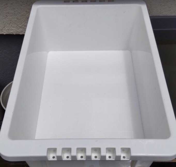 台風、夕立も安心！スマートバルブでオーバーフロー対策済み飼育容器NVボックス13L2個(ホワイト＋ホワイトベージュバルブ) 台風も夕立も秋雨も安心！スマートバルブでオーバーフロー対策済み飼育 新登場！オーバーフロー対策！大型水槽用スマートバルブv2(25Φ)2個の