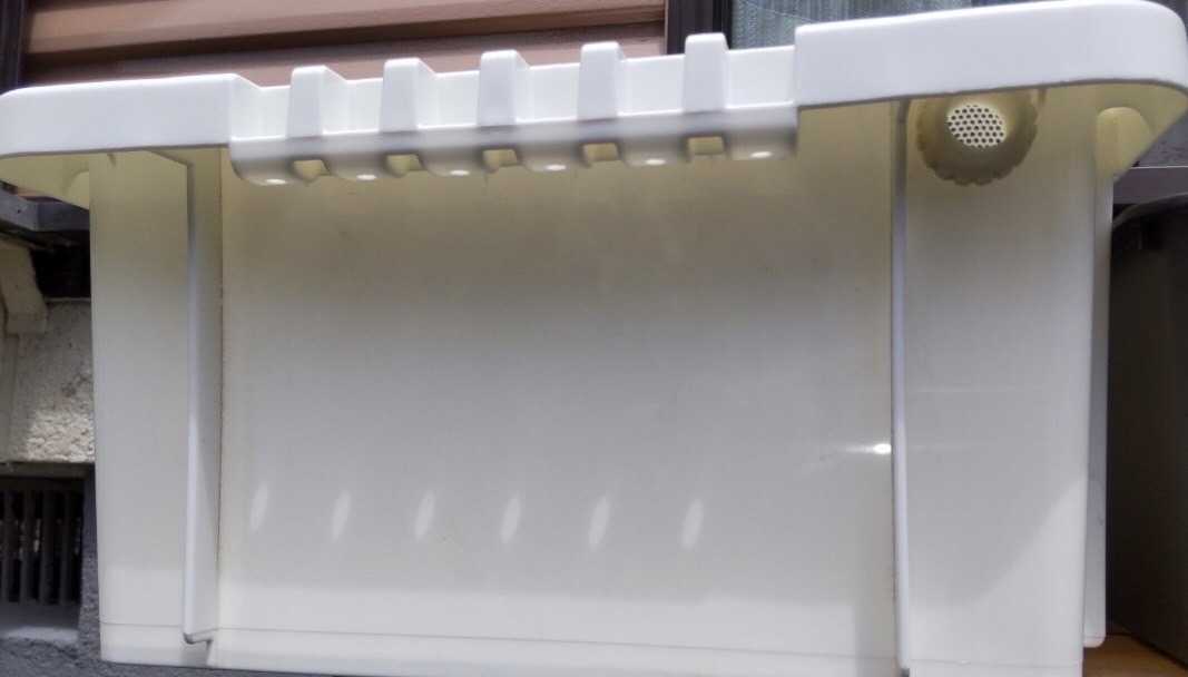 台風、夕立も安心！スマートバルブでオーバーフロー対策済み飼育容器NVボックス13L2個(ホワイト＋ホワイトベージュバルブ) 台風も夕立も秋雨も安心！スマートバルブでオーバーフロー対策済み飼育 新登場！オーバーフロー対策！大型水槽用スマートバルブv2(25Φ)2個の