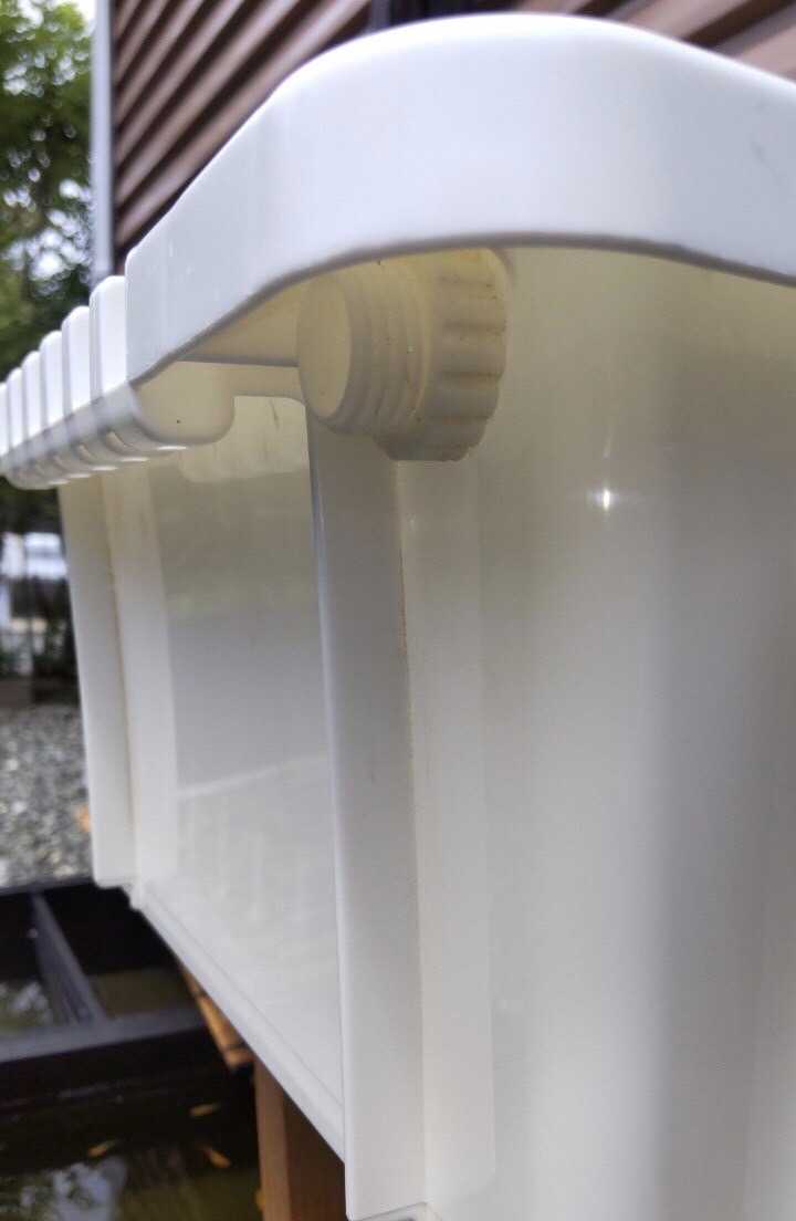 台風、夕立も安心！スマートバルブでオーバーフロー対策済み飼育容器NVボックス13L2個(ホワイト＋ホワイトベージュバルブ) 台風も夕立も秋雨も安心！スマートバルブでオーバーフロー対策済み飼育 新登場！オーバーフロー対策！大型水槽用スマートバルブv2(25Φ)2個の