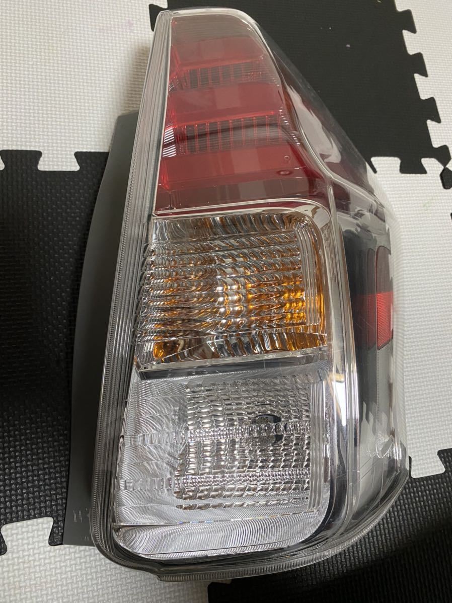 プリウスα 40 41 テールランプ 右テール ZVW40 後期 前期 STANLEY 47