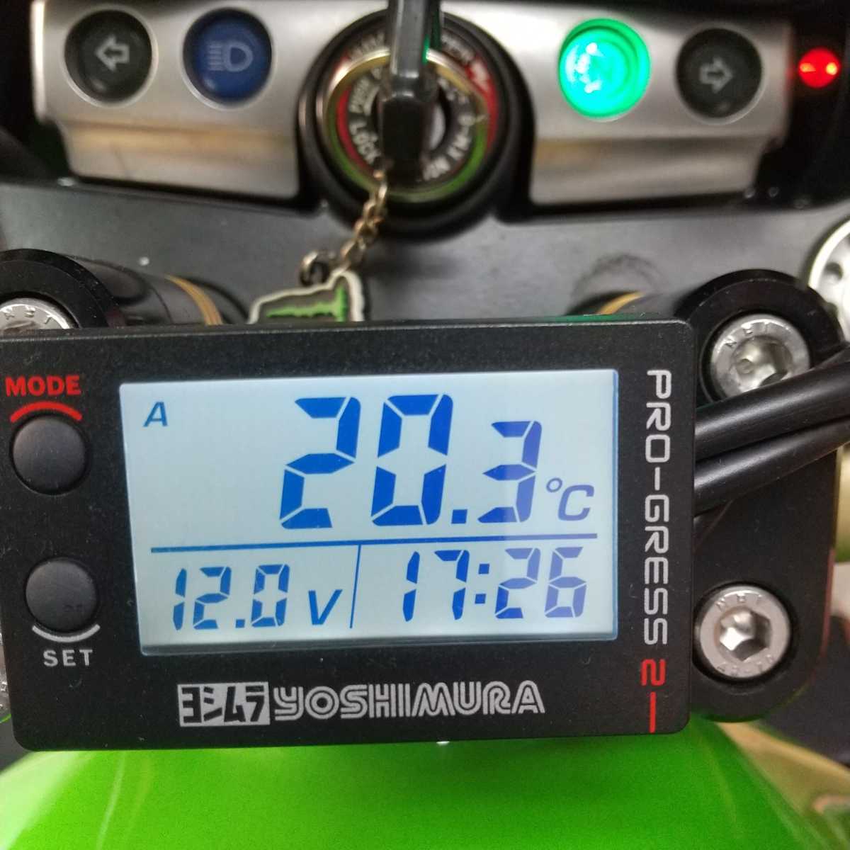水温、油温センサー付 ヨシムラ マルチテンプメーター ZRX1200R