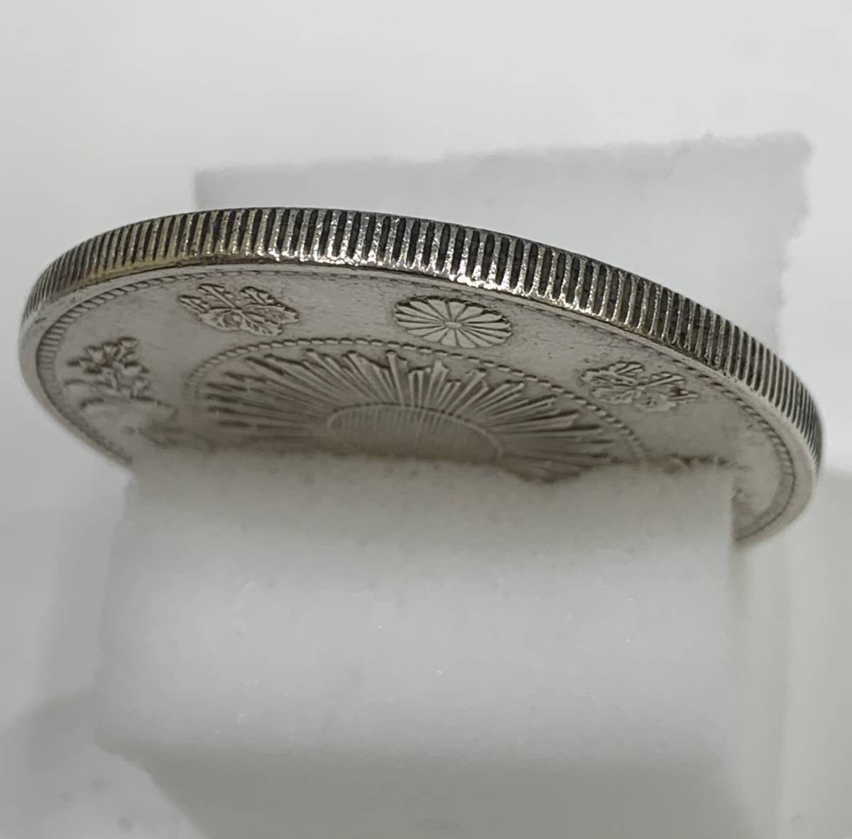 一円銀貨 売り切り！本物！超極美品！ 旧一圓銀貨 明治三年 旭日 龍 竜 