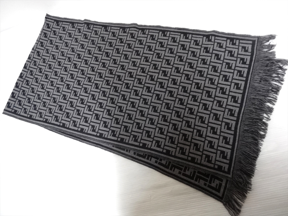 FENDI フェンディ マフラー ウール100％ ズッカ柄 ブラック×グレー