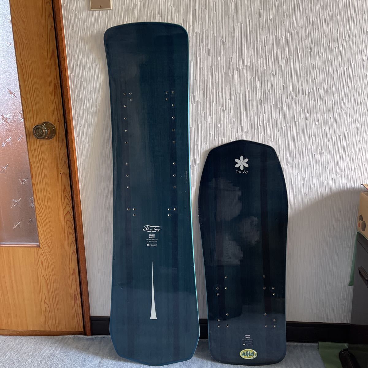 スノースクート、スノーモト　The Day Shark THE | DAY シャーク入荷！ TOOLATE カービング