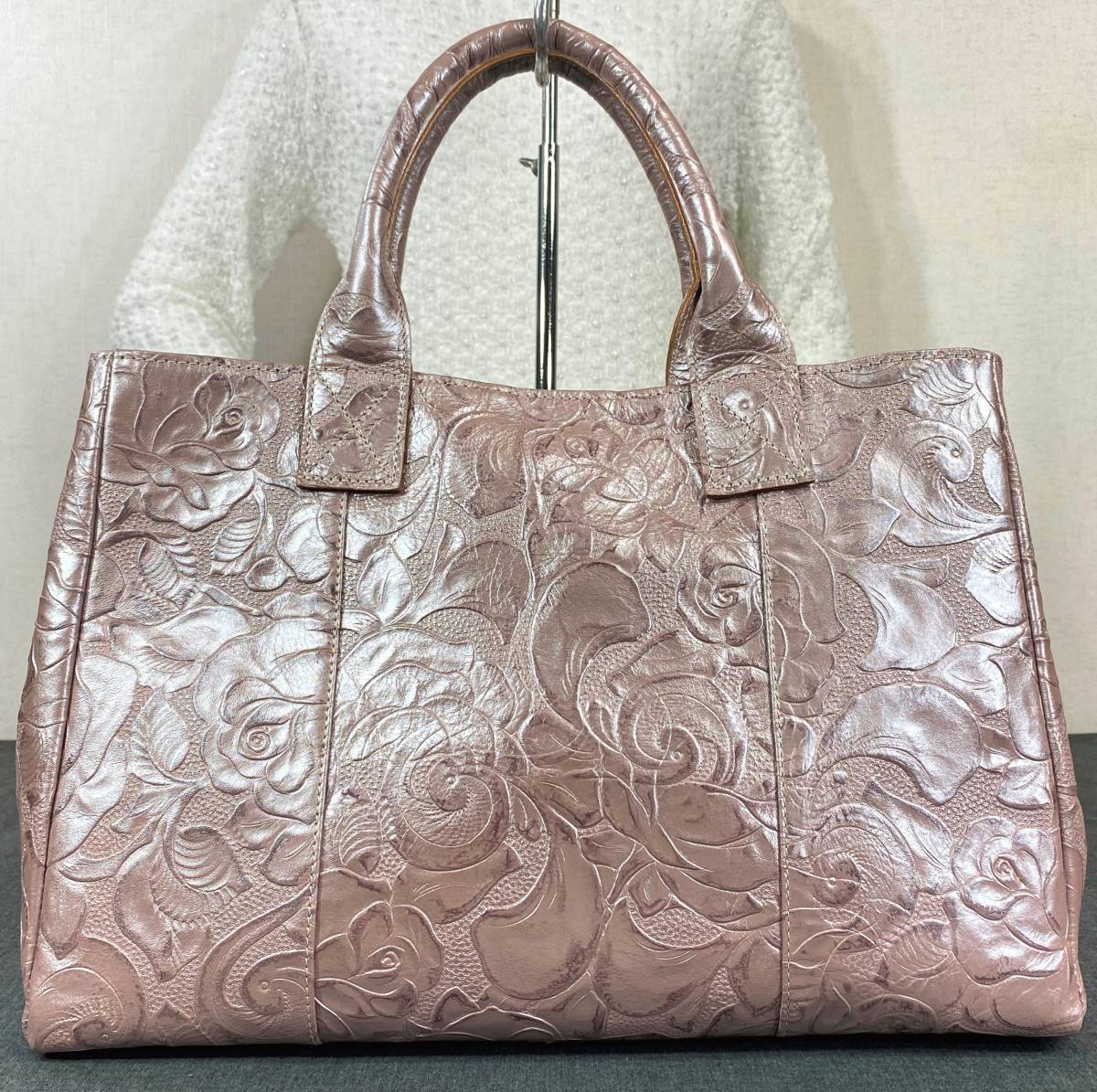 定番人気，HOT 展示品 日本製 A４対応 牛革 薔薇型押 トートバッグ パールピンク(牛革)｜売買されたオークション情報、yahooの商品情報をアーカイブ公開 - オークファン 牛革