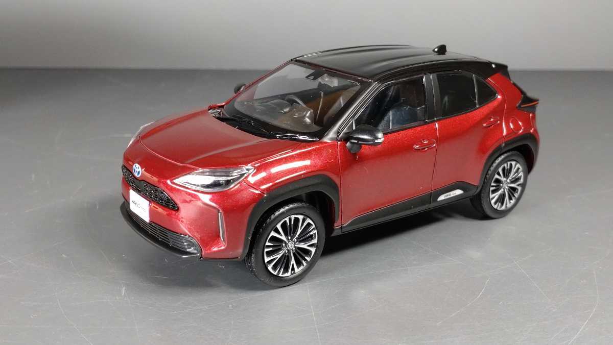【定番人気，100%新品】 絶版 非売品 1/30 トヨタ ヤリスクロス YARIS CROSS ブラックxセンシュアルレッドマイカ ミニカー カラーサンプル(乗用車)｜売買されたオークション情報、yahooの商品情報をアーカイブ公開 - オー 乗用車