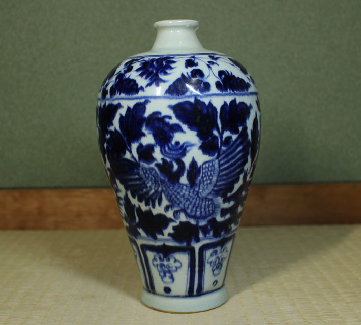 染付 大壺 梅瓶 陶磁器 壺 花瓶 中国美術 中国 景徳鎮 中国美術 明-正徳青花／染付 雲堂手 梅瓶 木箱 中国古玩 作品を