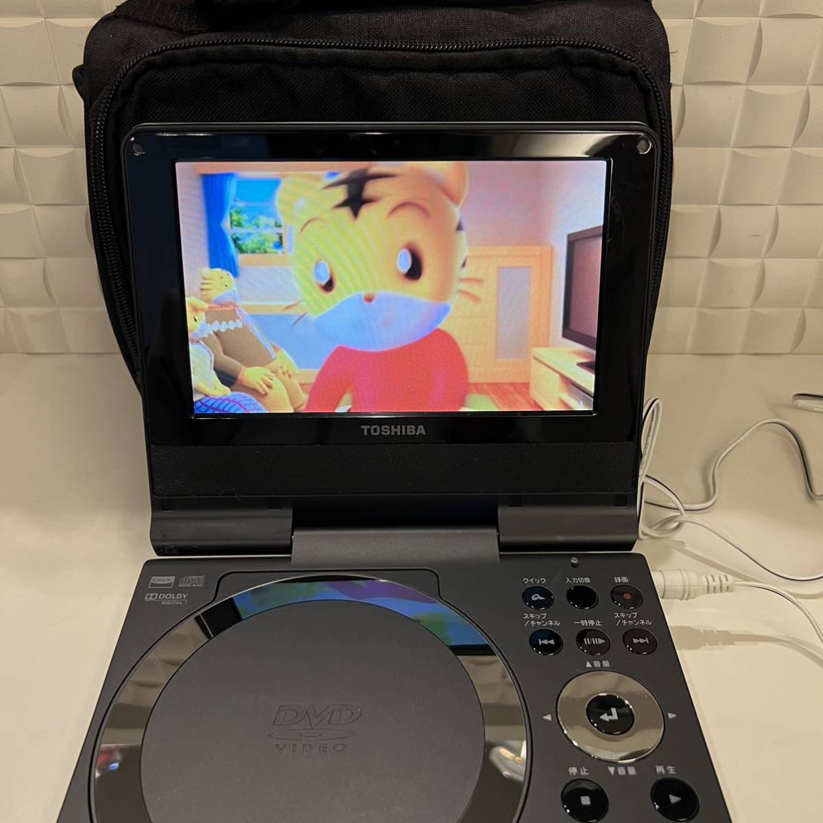 TOSHIBA ポータブルDVDプレーヤー SD-P75DTW 本体バッグ入り TOSHIBA ポータブルDVDプレーヤー SD-P75DTW 本体バッグ入り TOSHIBA