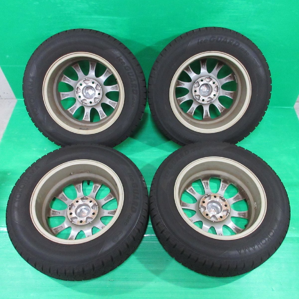 セレナ 195/65R15 冬用2020年バリ山スタッドレス 80-85%山YOKOHAMA